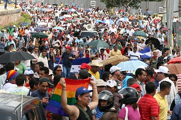 Miles de personas marcharon en Honduras. Zelaya retornará